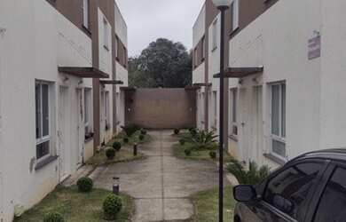 Imagem: A casa em condomínio possui 2 Dormitórios, 2 Banheiros, 1