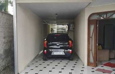 Imagem: A casa possui 2 Dormitórios, 2 Banheiros, 2 Vagas na garagem