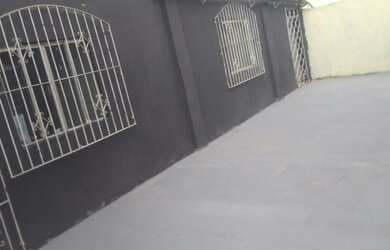 Imagem: A casa possui 2 Dormitórios, 1 Banheiro e está localizado