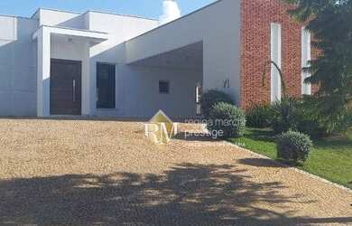 Imagem: A casa em condomínio possui 3 Dormitórios, 4 Banheiros, 3