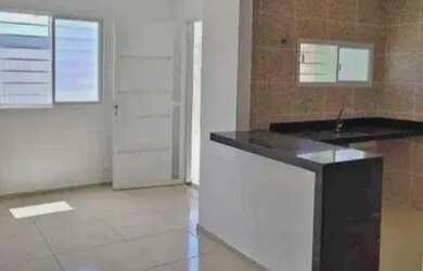 Imagem: A casa possui 3 Dormitórios, 1 Banheiro, 1 Vaga na garagem