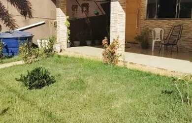 Imagem: A casa possui 3 Dormitórios, 2 Banheiros, 1.200m² de Área