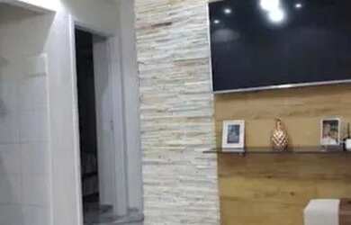 Imagem: O apartamento possui 2 Dormitórios, 1 Banheiro, 1 Vaga na garagem