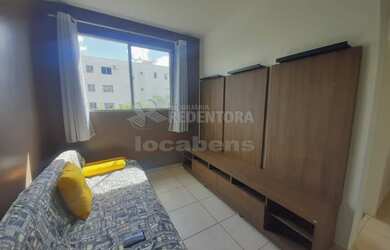 Imagem: O apartamento possui 2 Dormitórios, 1 Banheiro, 1 Vaga na garagem