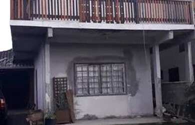 Imagem: A casa possui 3 Dormitórios, 3 Banheiros, 2 Vagas na garagem