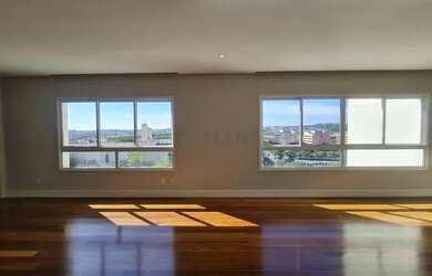 Imagem: O apartamento possui 3 Dormitórios, 5 Banheiros, 3 Vagas na