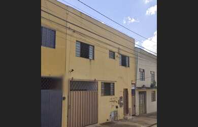 Imagem: A casa possui 5 Dormitórios, 5 Banheiros, 1 Vaga na garagem