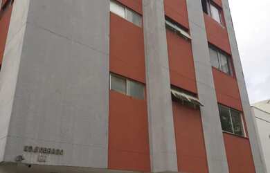 Imagem: O apartamento possui 1 Dormitório, 2 Banheiros, 2 Vagas na