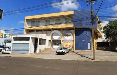 Imagem: O depósito possui 5 Vagas na garagem, 900m² de Área e está