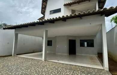 Imagem: A casa possui 5 Dormitórios, 5 Banheiros, 4 Vagas na garagem