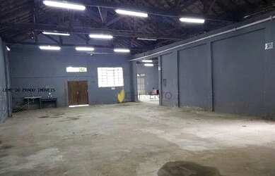 Imagem: O depósito possui 5 Vagas na garagem, 780m² de Área e está