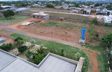 Imagem: O terreno possui 400m² de Área e está localizado em Ponte