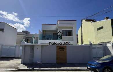 Imagem: A casa possui 3 Dormitórios, 3 Banheiros, 2 Vagas na garagem