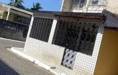 Imagem: A casa possui 2 Dormitórios, 1 Banheiro e está localizado