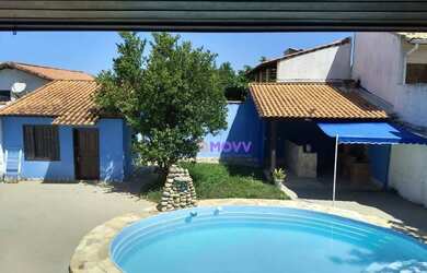 Imagem: A casa possui 4 Dormitórios, 3 Banheiros, 4 Vagas na garagem