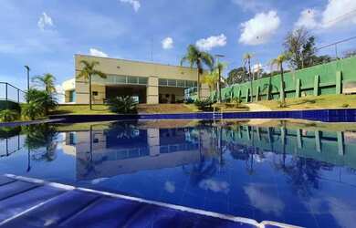 Imagem: O terreno à venda possui e está localizado em Matozinhos