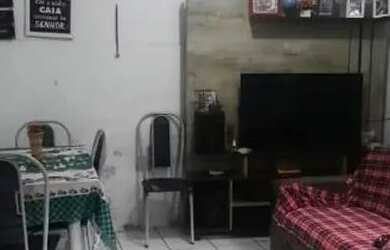 Imagem: A casa possui 2 Dormitórios, 1 Banheiro, 5 Vagas na garagem