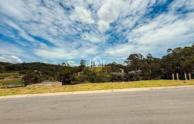 Imagem: O terreno possui 500m² de Área e Imóvel novo e está localizado