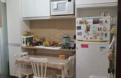 Imagem: O apartamento possui 3 Dormitórios, 1 Banheiro, 1 Vaga na garagem