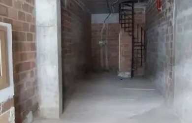 Imagem: A casa possui 1 Dormitório, 1 Banheiro e 95m² de Área e está