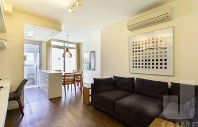 Imagem: O apartamento possui 2 Dormitórios, 1 Banheiro, 2 Vagas na