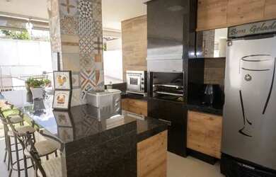 Imagem: A casa possui 3 Dormitórios, 2 Banheiros, 3 Vagas na garagem