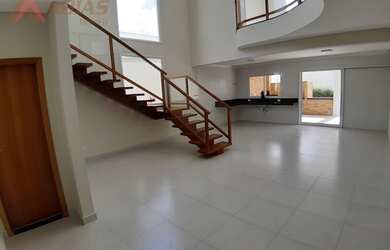 Imagem: A casa em condomínio possui 4 Dormitórios, 5 Banheiros, 4