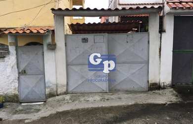 Imagem: A casa possui 2 Dormitórios, 1 Banheiro, 1 Vaga na garagem