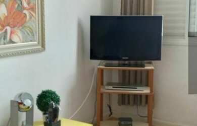 Imagem: O apartamento possui 3 Dormitórios, 1 Banheiro, 2 Vagas na