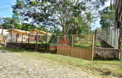 Imagem: O terreno possui 1.120m² de Área e está localizado em Barreiro