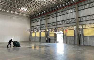 Imagem: O depósito possui 5 Vagas na garagem, 3.586m² de Área e