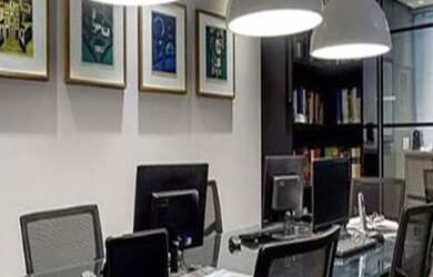 Imagem: O depósito possui 2 Vagas na garagem, 40m² de Área e está