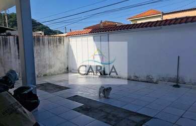 Imagem: A casa possui 4 Dormitórios, 3 Banheiros, 5 Vagas na garagem