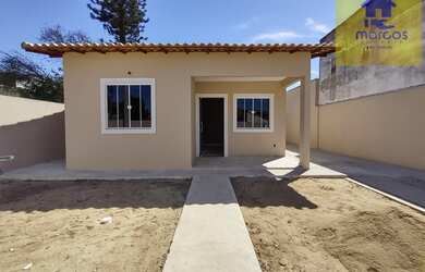 Imagem: A casa possui 2 Dormitórios, 2 Banheiros, 1 Vaga na garagem