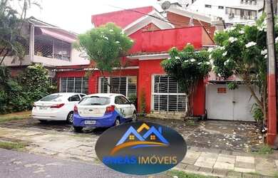 Imagem: A casa possui 5 Dormitórios, 3 Banheiros, 5 Vagas na garagem