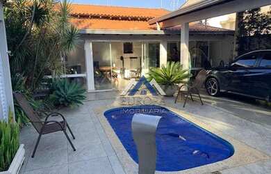Imagem: A casa possui 2 Dormitórios, 2 Banheiros, 2 Vagas na garagem