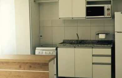 Imagem: O apartamento possui 1 Dormitório, 1 Banheiro, 1 Vaga na garagem