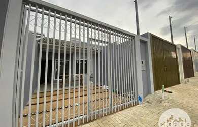 Imagem: A casa possui 2 Dormitórios, 1 Banheiro, 1 Vaga na garagem