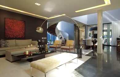 Imagem: A casa em condomínio possui 4 Dormitórios, 5 Banheiros, 5