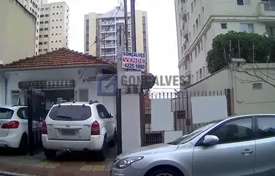 Imagem: A casa possui 1 Banheiro, 5 Vagas na garagem, 300m² de Área