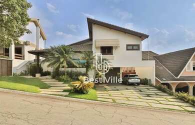 Imagem: A casa em condomínio possui 4 Dormitórios, 5 Banheiros, 4