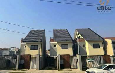 Imagem: A casa possui 3 Dormitórios, 3 Banheiros, 2 Vagas na garagem