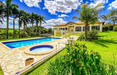 Imagem: A fazenda possui 600m² de Área e está localizado em Porto