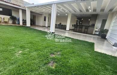 Imagem: A casa em condomínio possui 2 Dormitórios, 2 Banheiros, 3