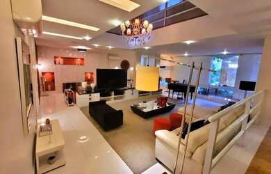 Imagem: A casa em condomínio possui 4 Dormitórios, 5 Banheiros, 5