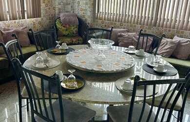 Imagem: A casa possui 4 Dormitórios, 4 Banheiros, 2 Vagas na garagem