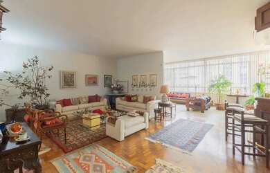 Imagem: O apartamento possui 5 Dormitórios, 3 Banheiros, 2 Vagas na