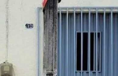 Imagem: A casa possui 2 Dormitórios, 1 Banheiro, 98m² de Área, Imóvel