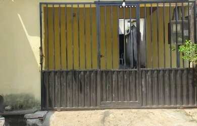 Imagem: A casa possui 3 Dormitórios, 2 Banheiros e 1 Vaga na garagem