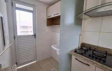 Imagem: O apartamento possui 3 Dormitórios, 1 Banheiro, 2 Vagas na